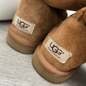 Women’s ugg boots size 7